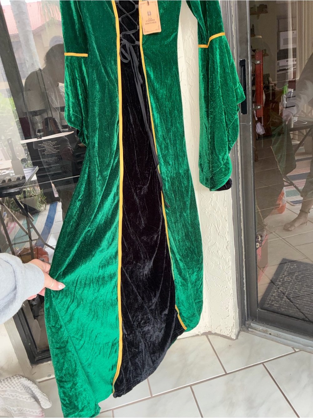NWT Renaissance Medieval Green Velvet Bell Sleeve Maxi Dress Costume Small - Picture 6 of 6